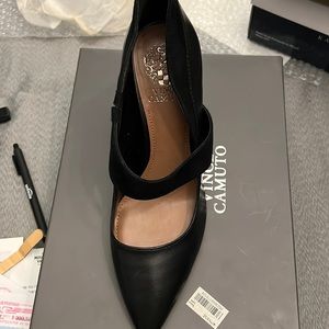 Vince Camuto Size 39M Brand New